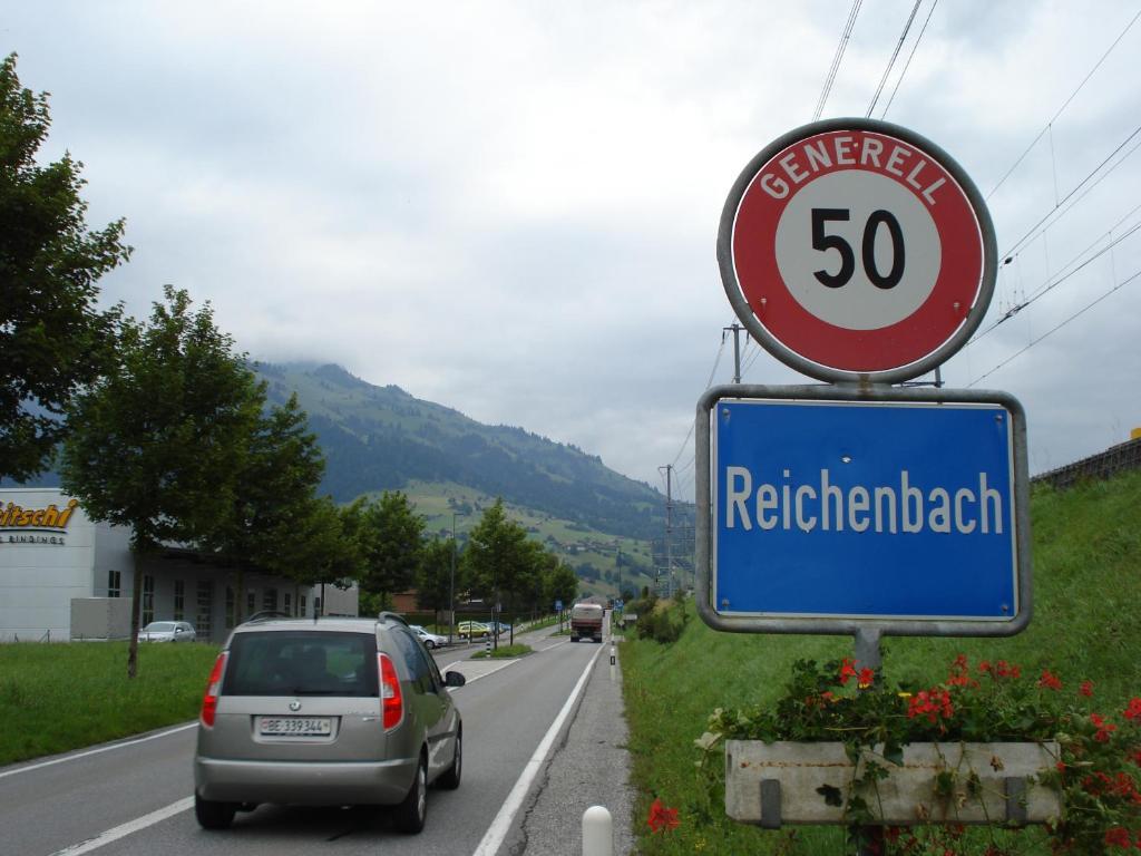 Hotel Bahnhof Reichenbach im Kandertal Exterior foto