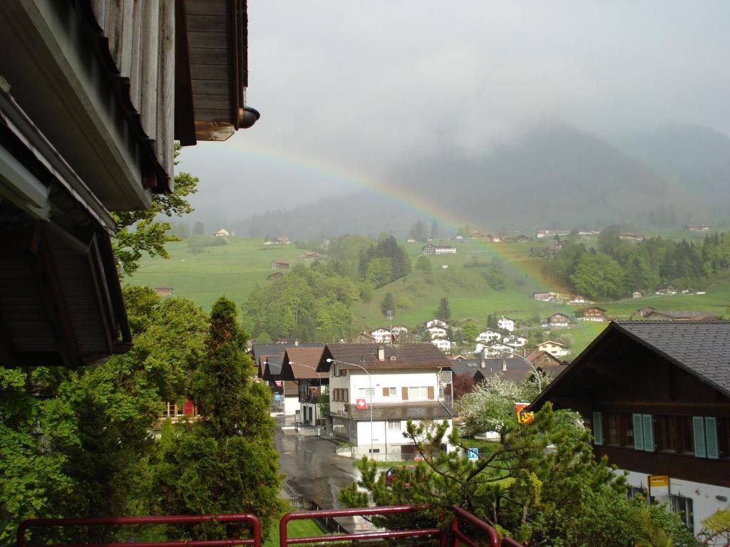 Hotel Bahnhof Reichenbach im Kandertal Exterior foto